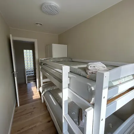 Acogedora Casa Con Piscina Y 3 *
