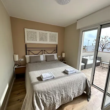 Acogedora Casa Con Piscina Y 3 펜션 Vilanova i la Geltrú